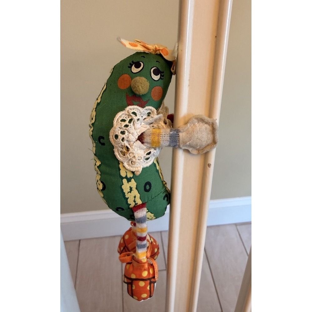 Vintage 1983 Amtoy Mrs. Fickle Pickle American Greetings Plush Toy Clip On‎